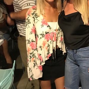 American Eagle flowy flower top